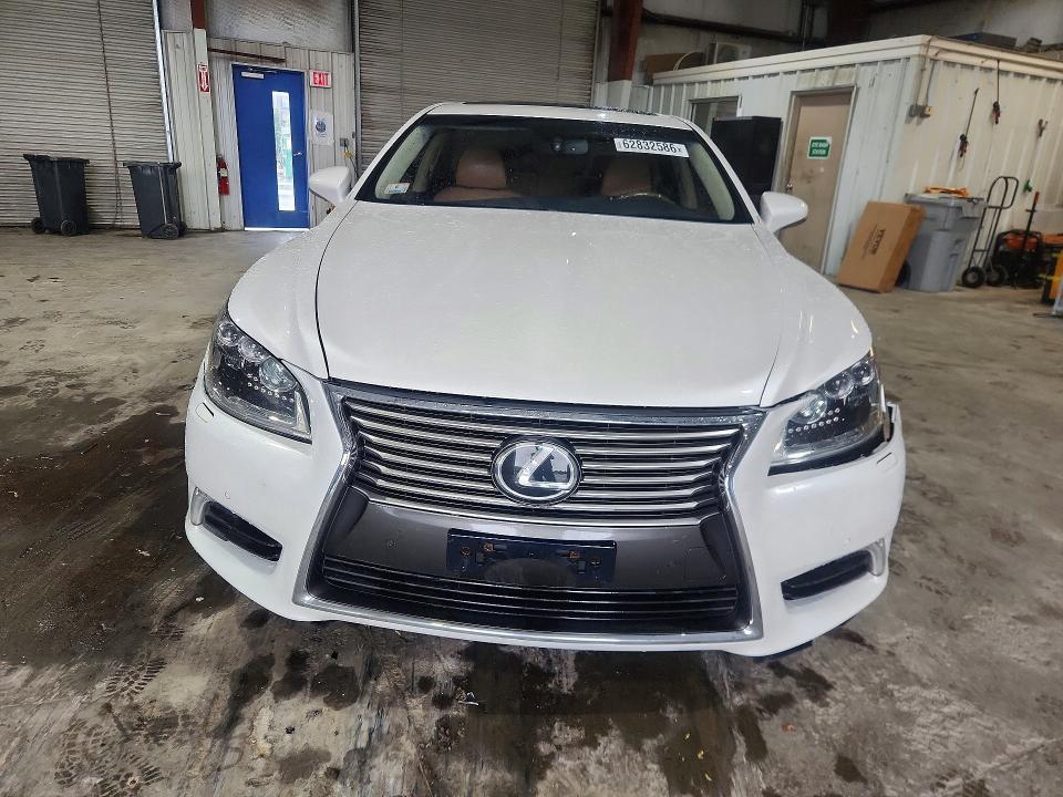 Zdjęcie 5 z aukcji – 2016 LEXUS LS z VIN JTHDL5EF2G5007739