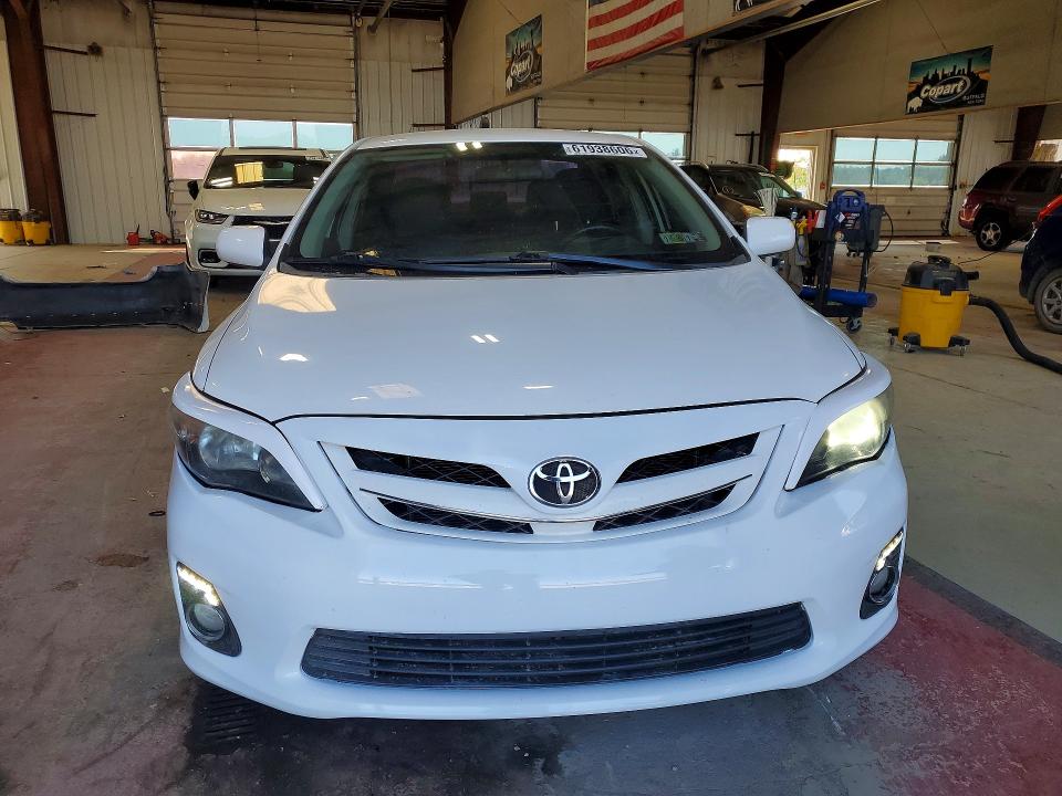 Photo 5 from auction – 2011 TOYOTA COROLLA with VIN 2T1BU4EE0BC752511