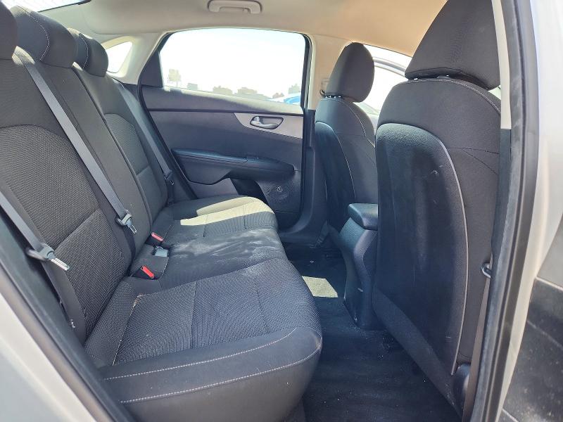 Photo 10 from auction – 2019 KIA FORTE with VIN 3KPF24AD0KE109730