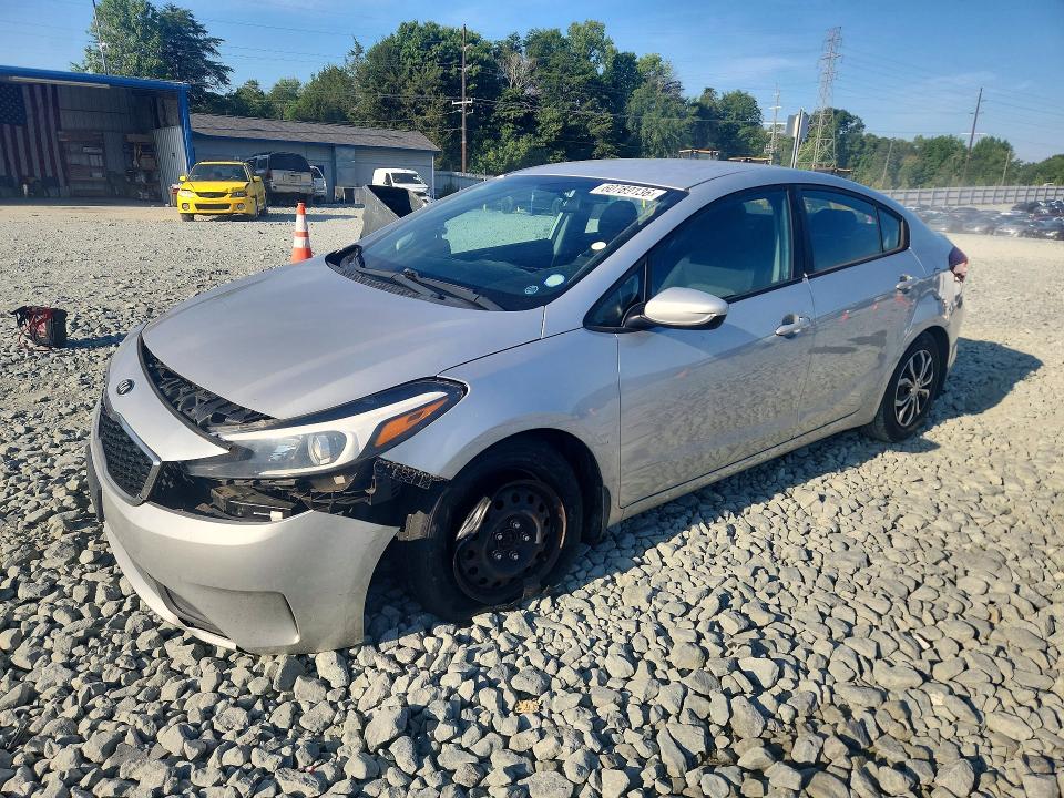KIA FORTE 2018 con VIN 3KPFL4A77JE239509 - Foto de la subasta