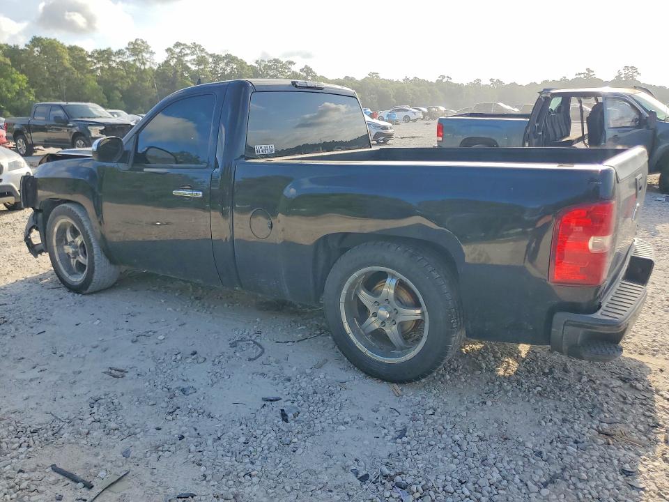 Photo 2 from auction – 2008 CHEVROLET SILVERADO with VIN 1GCEC14X18Z170580