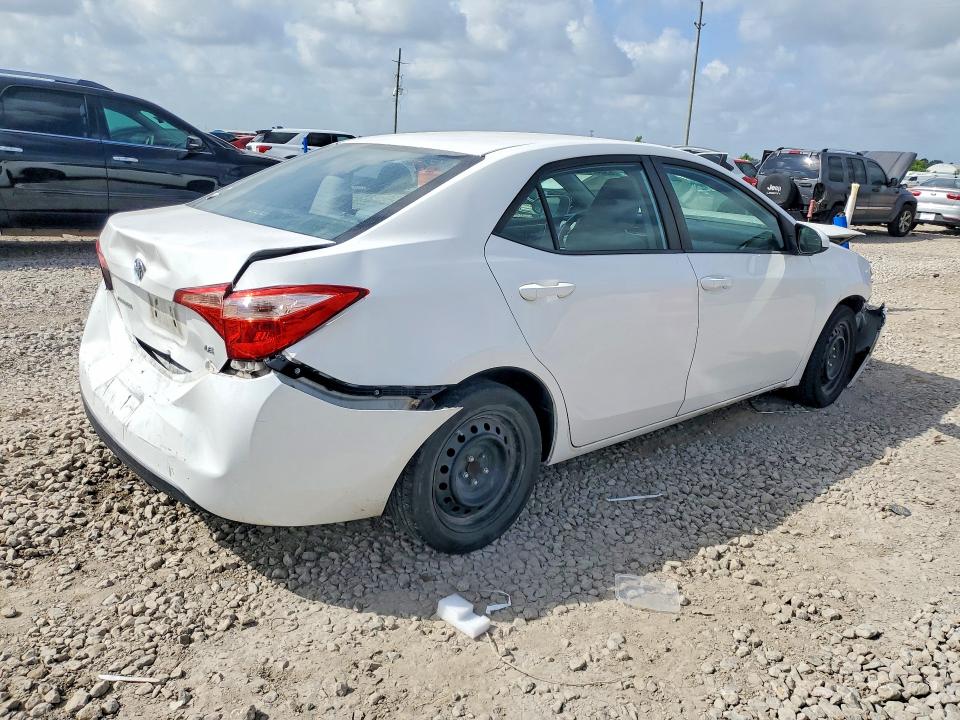 Photo 3 from auction – 2017 TOYOTA COROLLA with VIN 5YFBURHE8HP652528