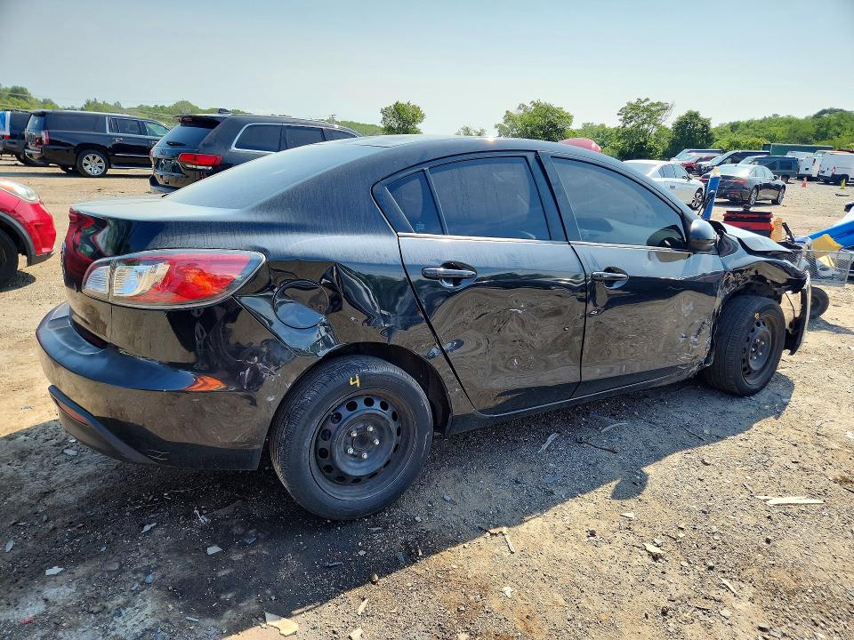 Photo 3 from auction – 2011 MAZDA 3 with VIN JM1BL1UG7B1470973