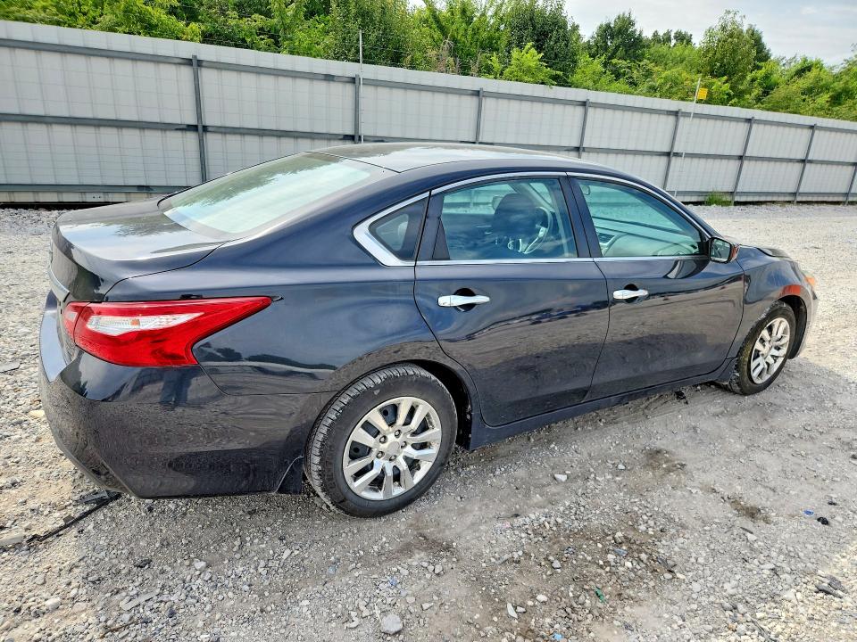 Photo 3 from auction – 2017 NISSAN ALTIMA with VIN 1N4AL3AP8HC225534