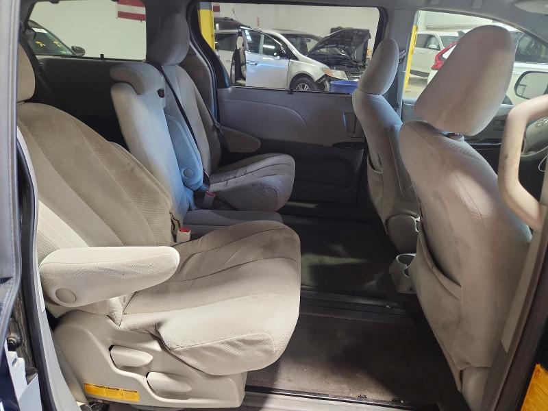 Photo 11 from auction – 2011 TOYOTA SIENNA with VIN 5TDKK3DC7BS068840