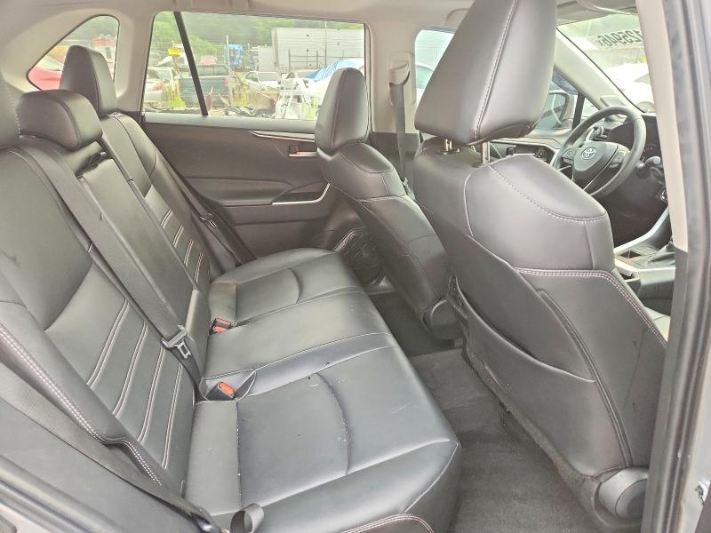 Photo 11 from auction – 2023 TOYOTA RAV4 with VIN 2T3A1RFVXPW399546