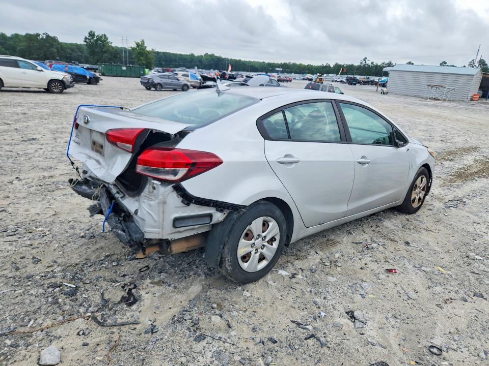 Photo 3 from auction – 2017 KIA FORTE with VIN 3KPFK4A75HE161034