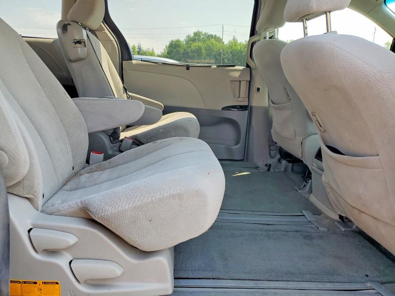Photo 11 from auction – 2012 TOYOTA SIENNA with VIN 5TDKK3DC5CS224875