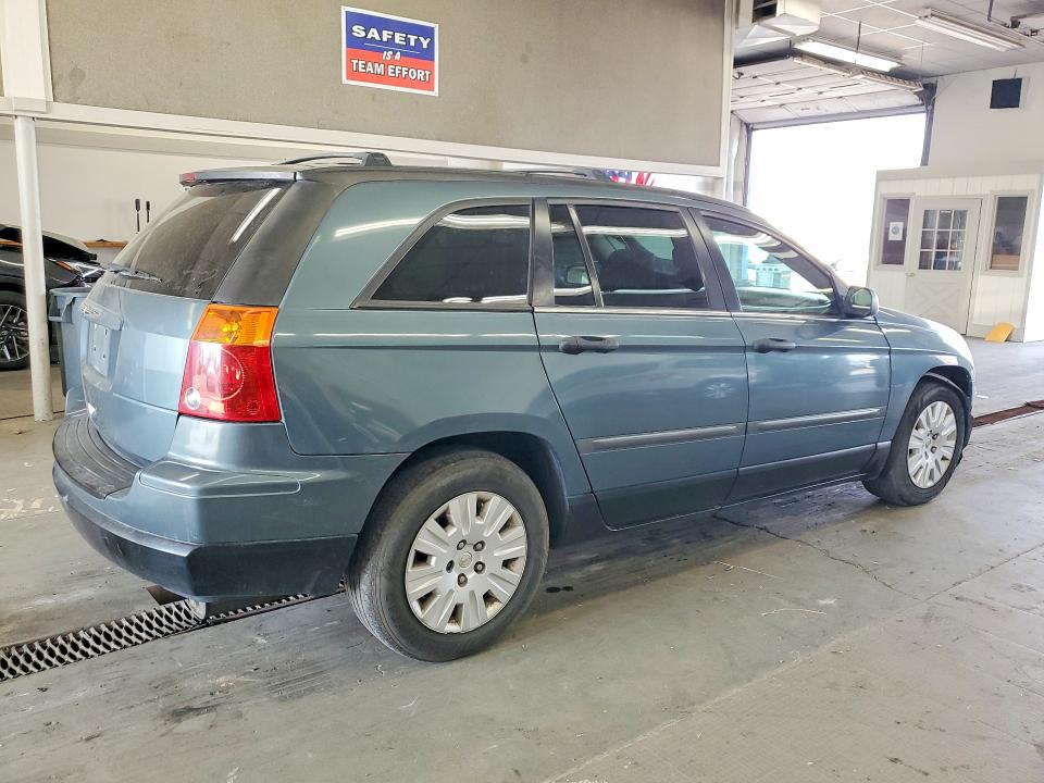 Photo 3 from auction – 2005 CHRYSLER PACIFICA with VIN 2C8GM48L55R310956