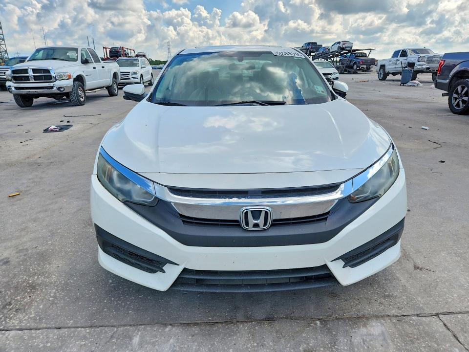 Photo 5 from auction – 2018 HONDA CIVIC with VIN 2HGFC2F74JH558157