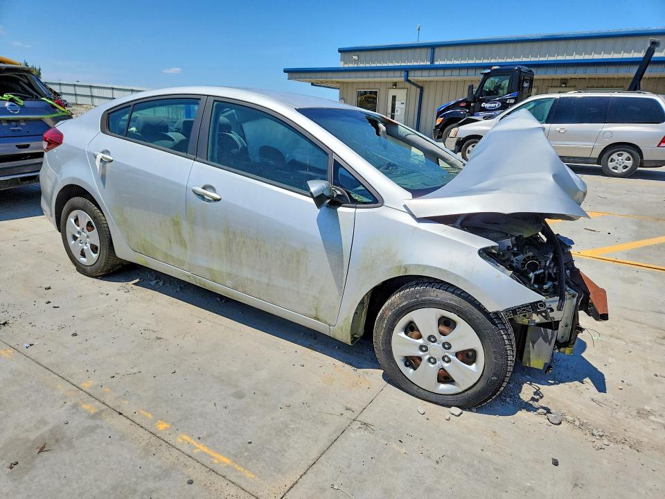 Photo 4 from auction – 2017 KIA FORTE with VIN 3KPFK4A74HE066173