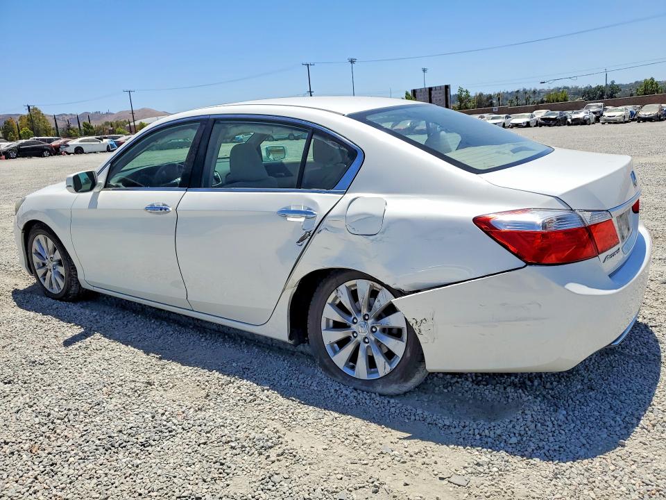 Photo 2 from auction – 2015 HONDA ACCORD with VIN 1HGCR2F75FA027248