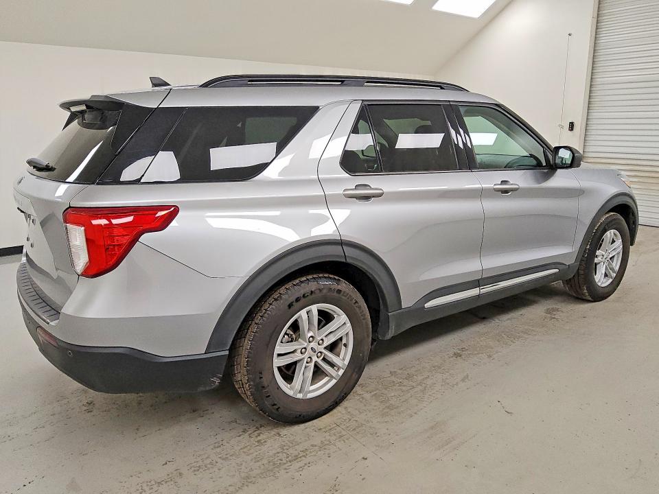 Photo 3 from auction – 2021 FORD EXPLORER with VIN 1FMSK7DH7MGC32146