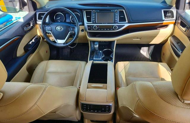 Photo 8 from auction – 2018 TOYOTA HIGHLANDER with VIN 5TDDZRFH5JS848379