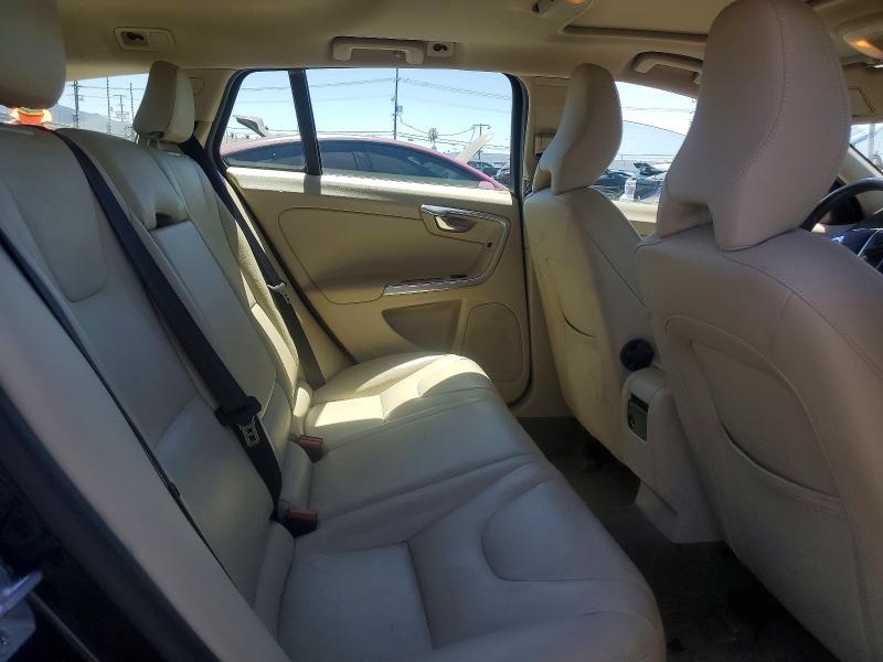 Photo 10 from auction – 2015 VOLVO V60 with VIN YV126MED8F1192212