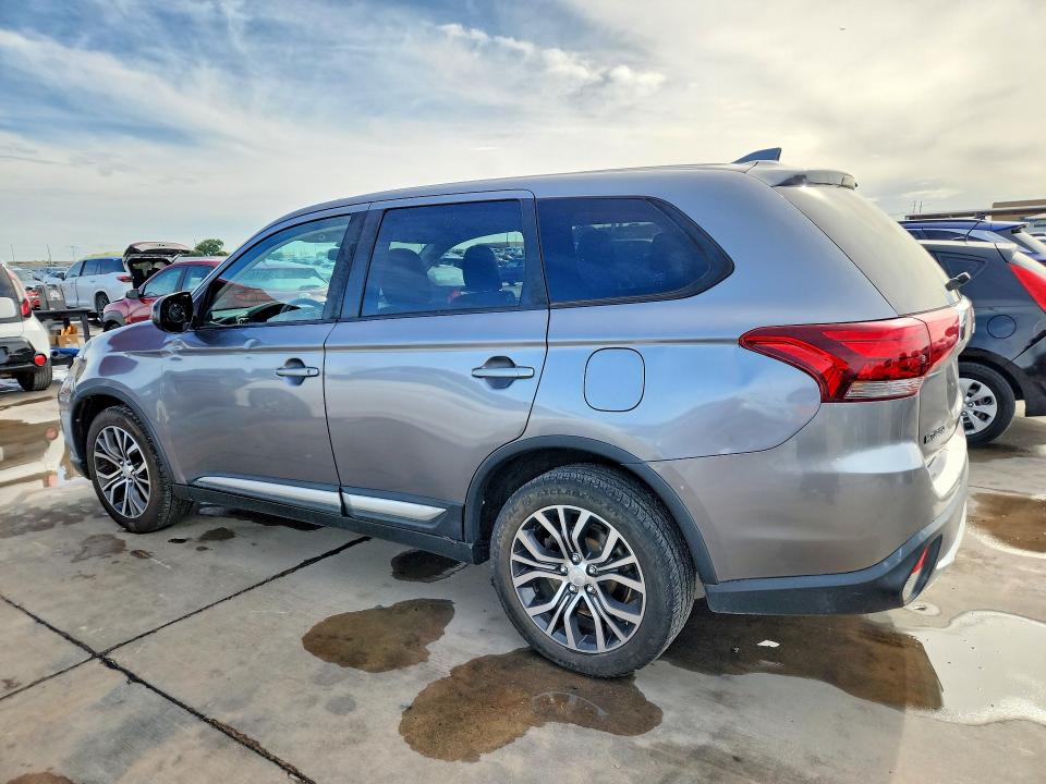 Photo 2 from auction – 2018 MITSUBISHI OUTLANDER with VIN JA4AD2A38JJ003814