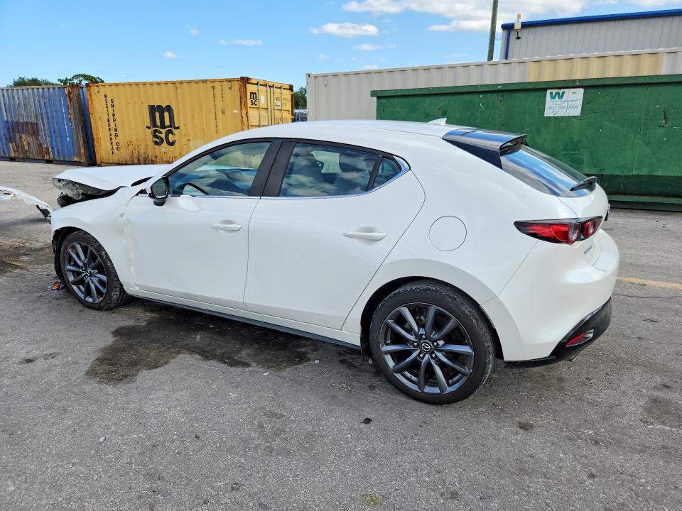 Photo 2 from auction – 2019 MAZDA 3 with VIN JM1BPAMM3K1140158