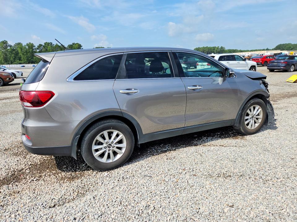 Photo 3 from auction – 2019 KIA SORENTO with VIN 5XYPG4A36KG479001