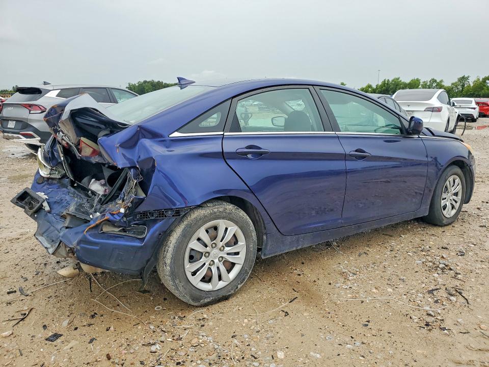 Photo 3 from auction – 2012 HYUNDAI SONATA with VIN 5NPEB4AC7CH379733