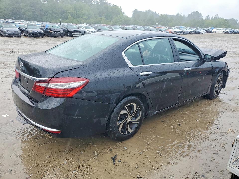 Photo 3 from auction – 2016 HONDA ACCORD with VIN 1HGCR2F32GA150360