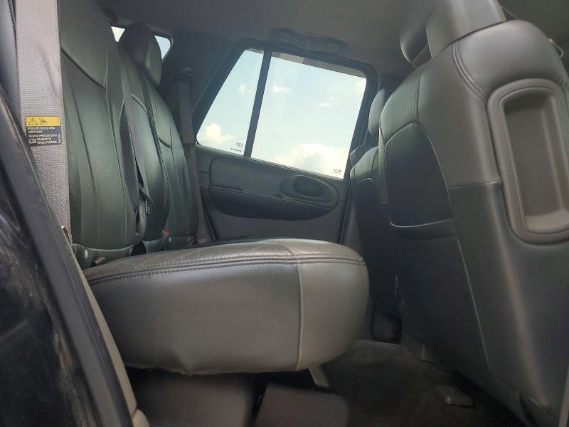 Photo 11 from auction – 2004 CHEVROLET TRAILBLAZER with VIN 1GNDT13S642239680