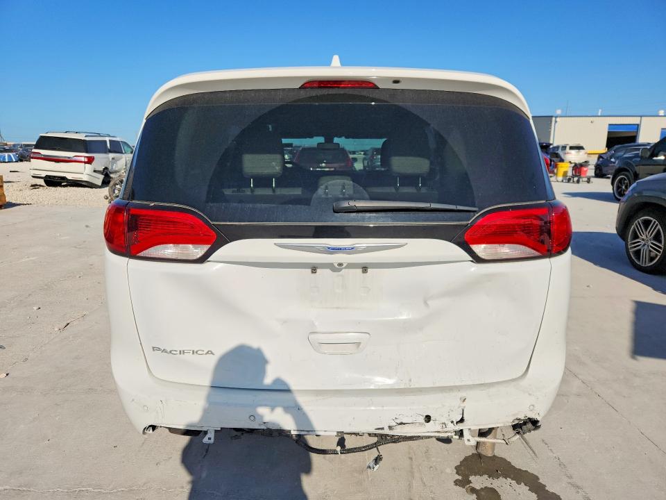 Photo 6 from auction – 2019 CHRYSLER PACIFICA with VIN 2C4RC1BG1KR554476