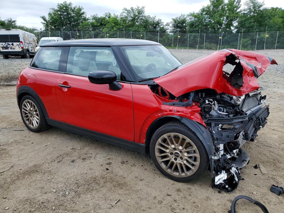 Photo 4 from auction – 2025 MINI COOPER with VIN WMW13GD00S2W42463