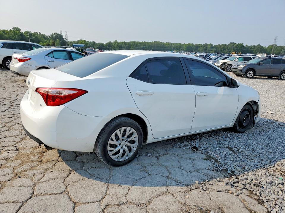 Photo 3 from auction – 2018 TOYOTA COROLLA with VIN 5YFBURHE4JP782893