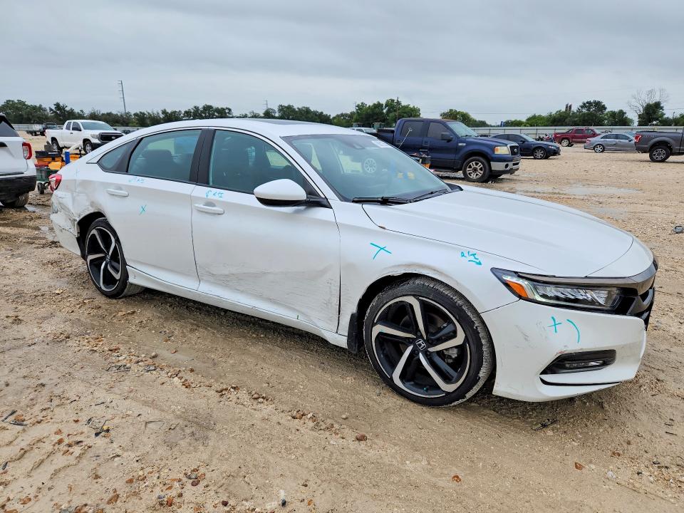 Photo 4 from auction – 2019 HONDA ACCORD with VIN 1HGCV2F34KA023632