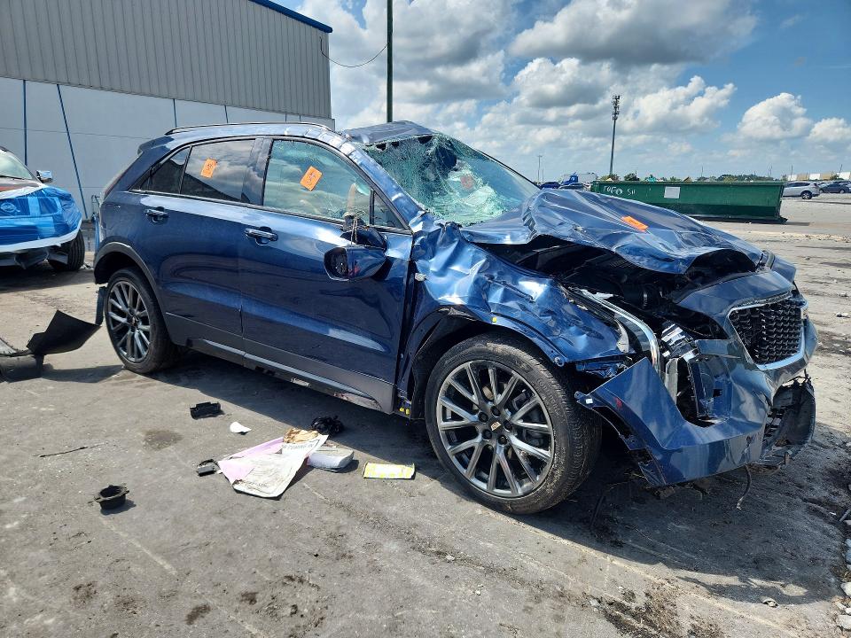 Photo 4 from auction – 2020 CADILLAC XT4 with VIN 1GYFZER41LF089589