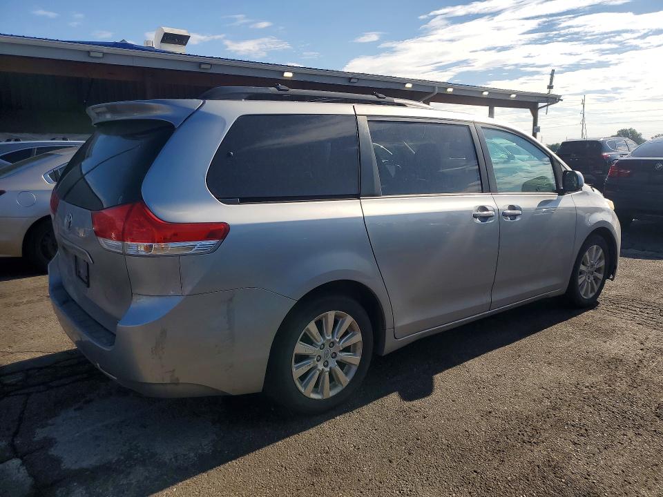 Фото 3 с аукциона – 2011 TOYOTA SIENNA с VIN 5TDDK3DC8BS001382