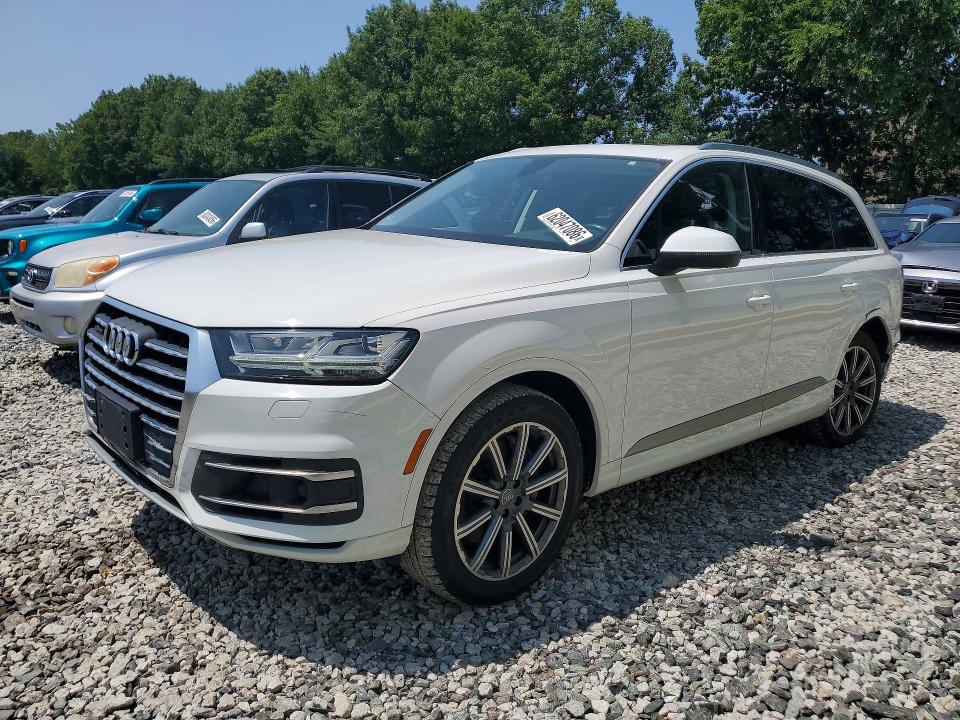AUDI Q7 2017 with VIN WA1LAAF77HD036996 - Photo from auction
