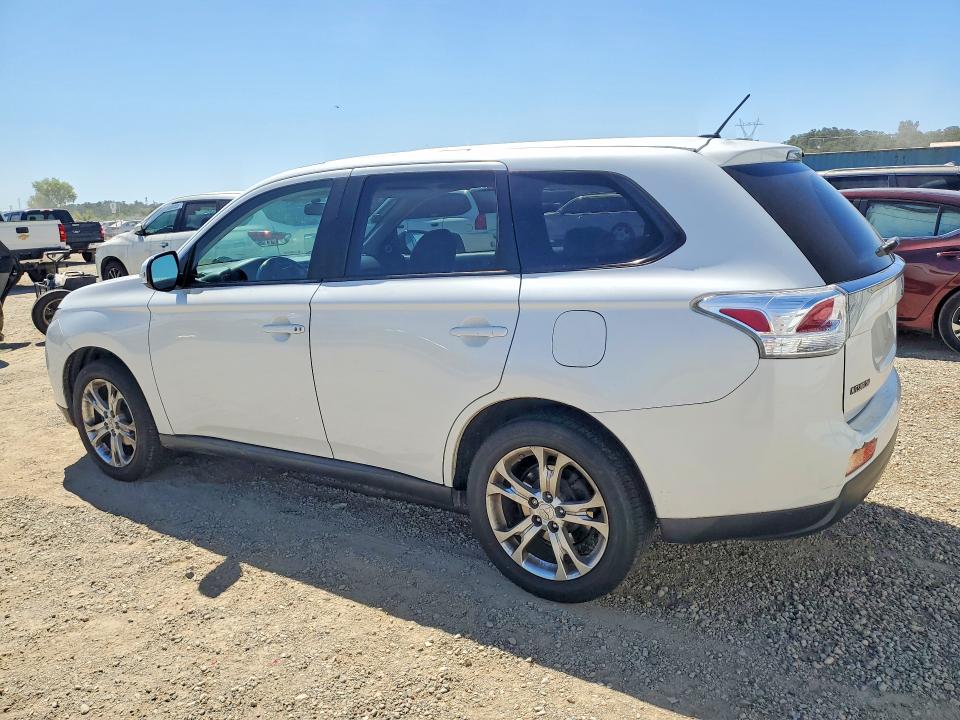 Photo 2 from auction – 2014 MITSUBISHI OUTLANDER with VIN JA4AD3A39EZ018237