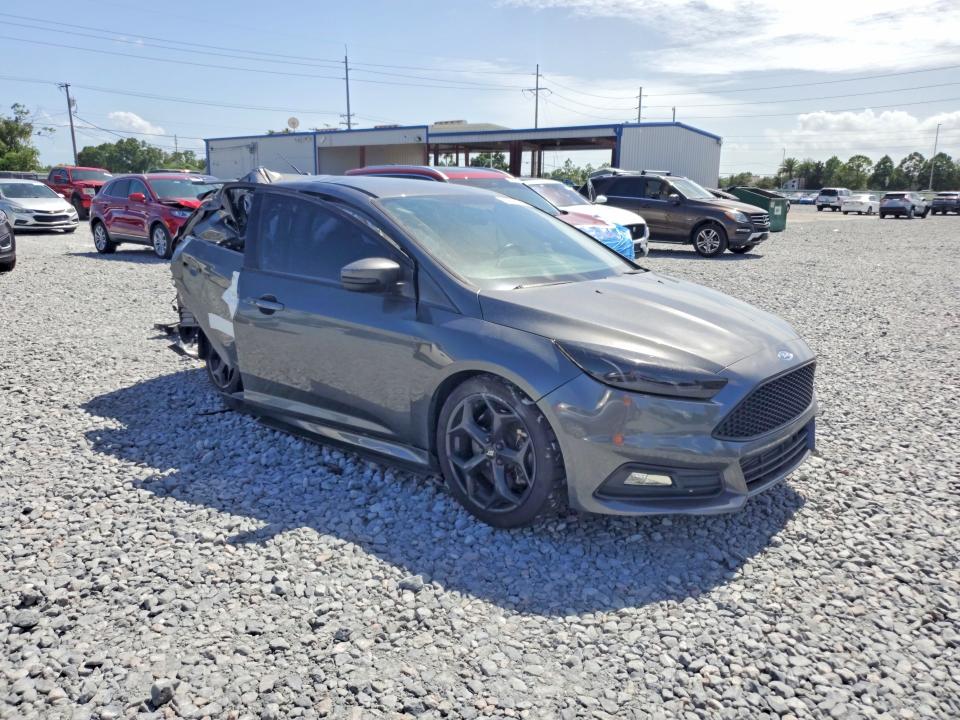 Photo 4 from auction – 2017 FORD FOCUS with VIN 1FADP3L92HL319201