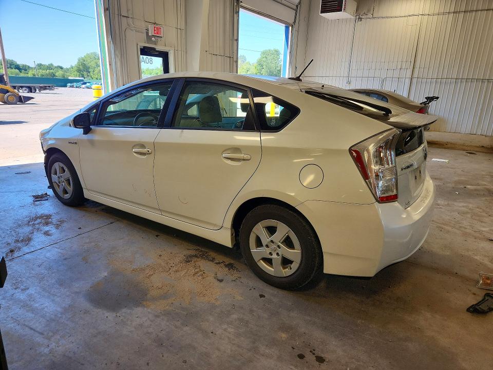 Photo 2 from auction – 2011 TOYOTA PRIUS with VIN JTDKN3DU7B1422711