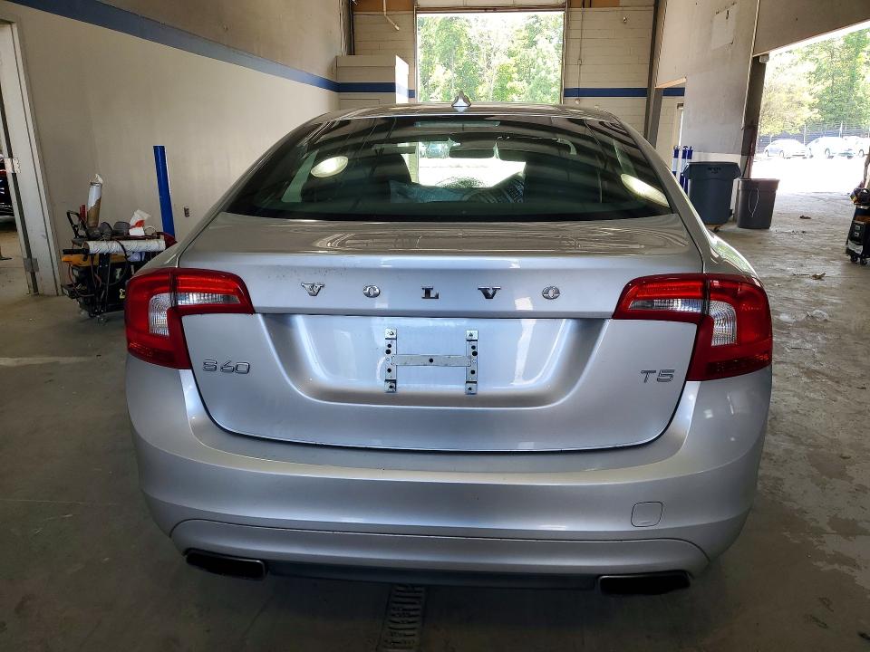 Photo 6 from auction – 2015 VOLVO S60 with VIN YV140MFB9F1299809
