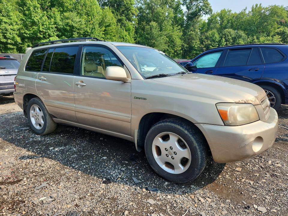 Photo 4 from auction – 2004 TOYOTA HIGHLANDER with VIN JTEDP21A140031078