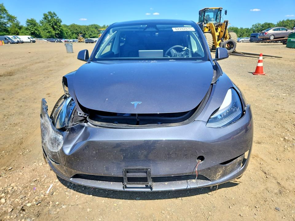 Снимка 5 от търг – 2023 TESLA MODEL Y с VIN 7SAYGDED0PF923451