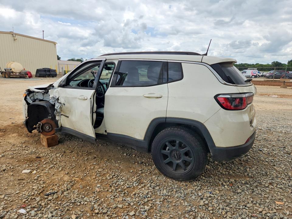 Photo 2 from auction – 2018 JEEP COMPASS with VIN 3C4NJDBB4JT207214