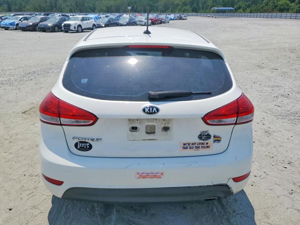 Photo 6 from auction – 2018 KIA FORTE5 with VIN KNAFK5A83J5773536