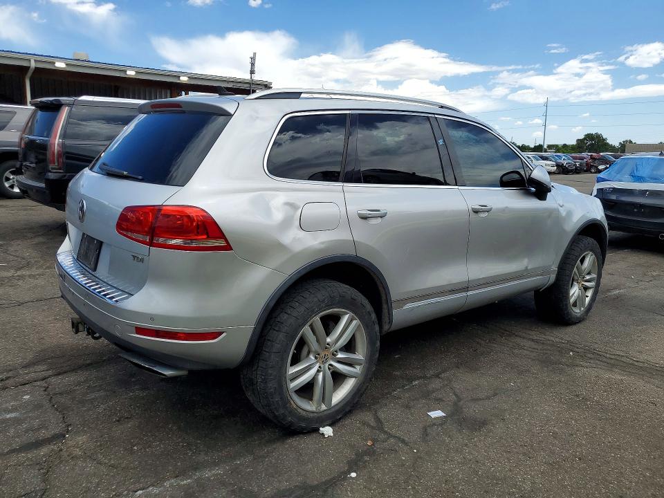 Photo 3 from auction – 2012 VOLKSWAGEN TOUAREG with VIN WVGFK9BP7CD001805