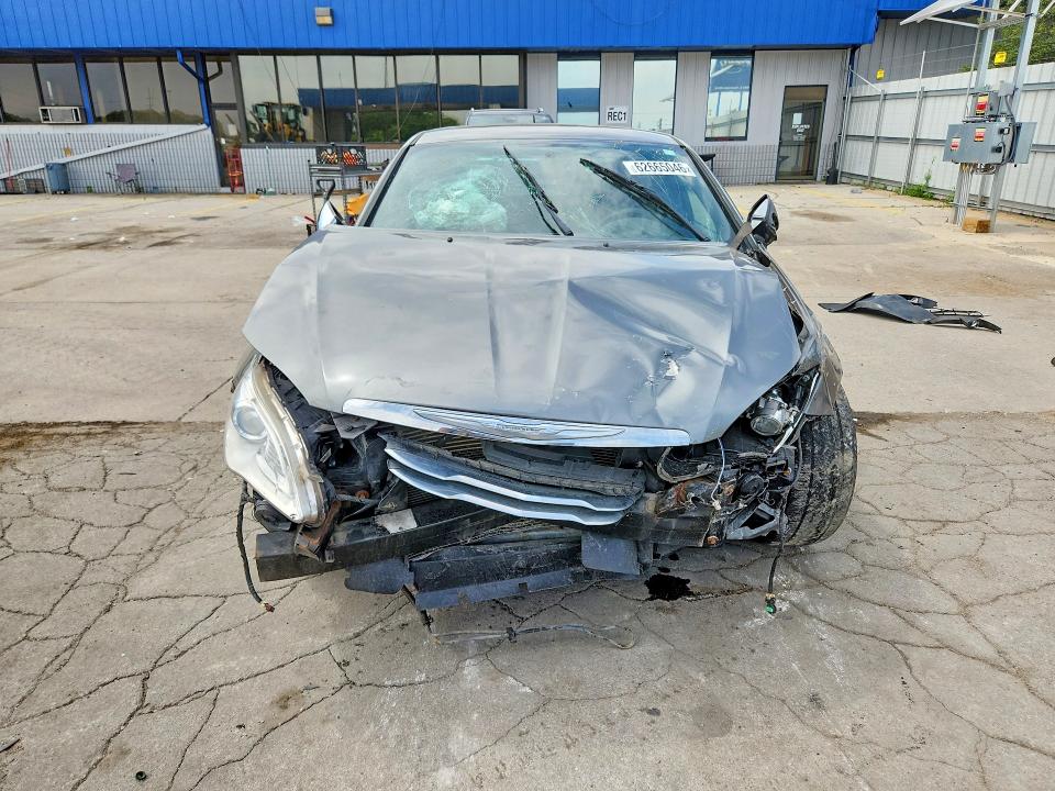 Photo 5 from auction – 2012 CHRYSLER 200 with VIN 1C3CCBCB4CN121087