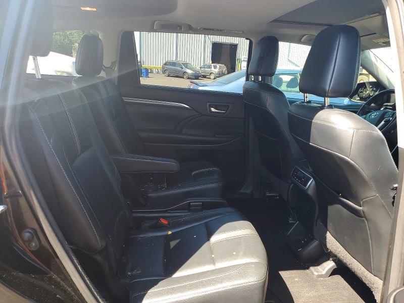Photo 10 from auction – 2018 TOYOTA HIGHLANDER with VIN 5TDJZRFH7JS863517