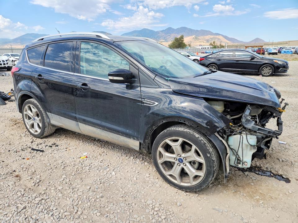 Photo 4 from auction – 2019 FORD ESCAPE with VIN 1FMCU9J99KUC32381