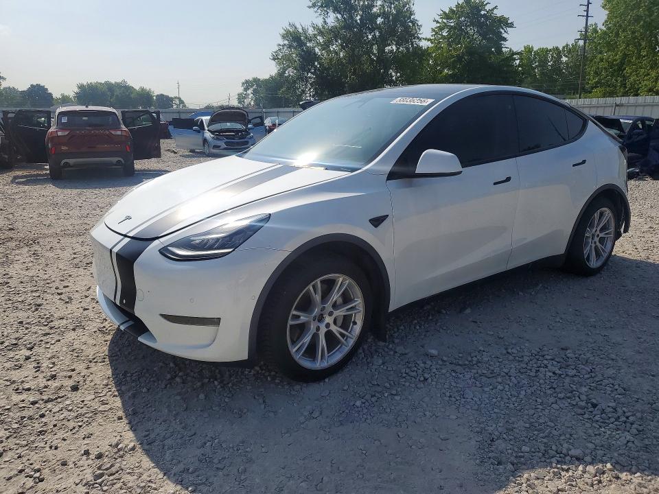 TESLA MODEL Y 2020 with VIN 5YJYGDEE2LF015437 - Photo from auction