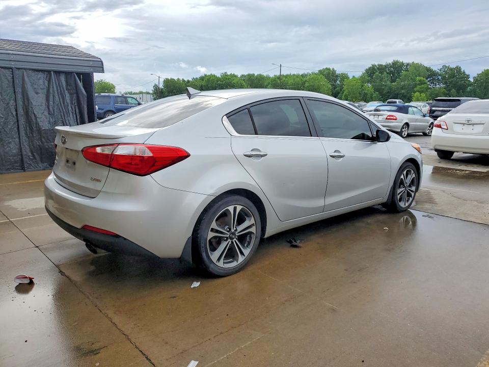Photo 3 from auction – 2016 KIA FORTE with VIN KNAFZ4A81G5550362