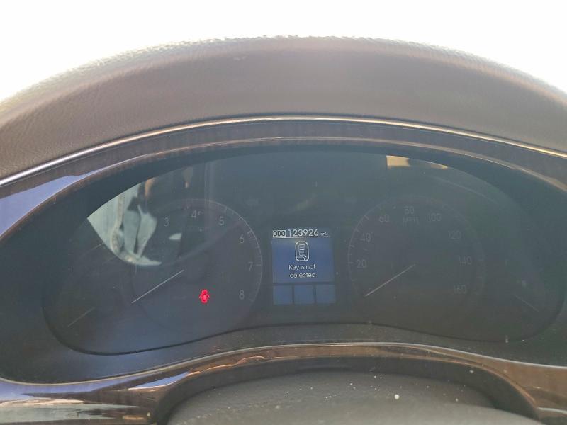 Photo 9 from auction – 2011 HYUNDAI GENESIS with VIN KMHGC4DE4BU133967