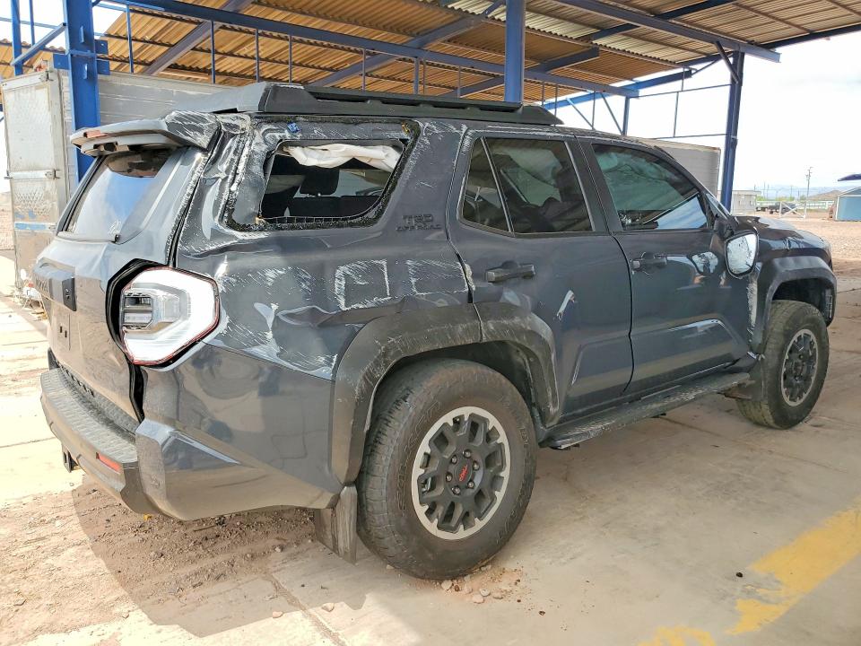 Photo 3 from auction – 2025 TOYOTA 4RUNNER with VIN JTEVA5BR4S5000578