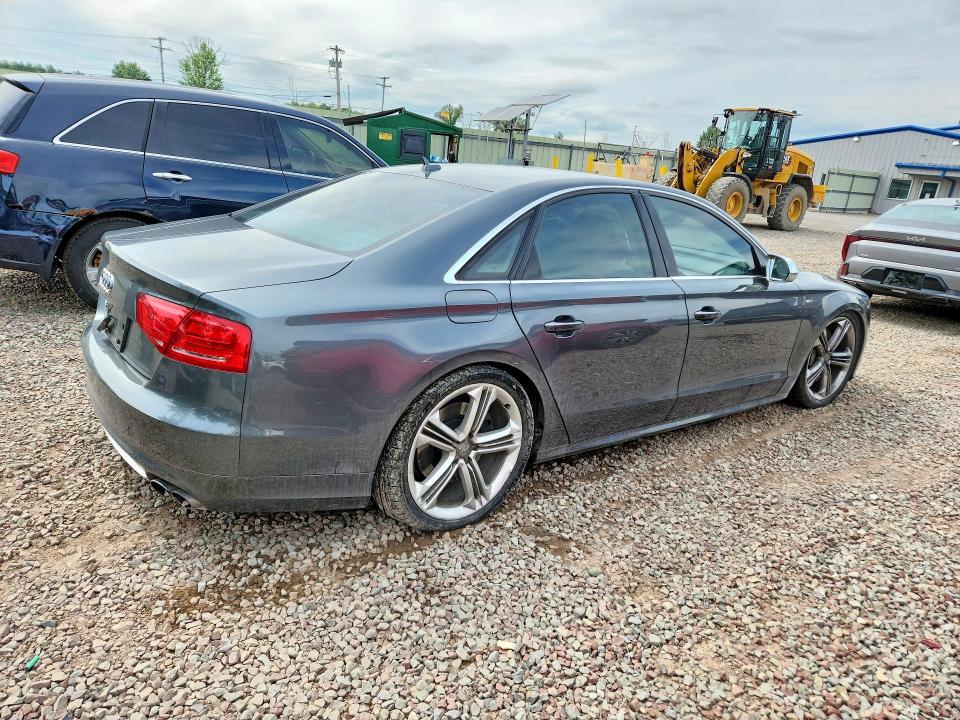 Zdjęcie 3 z aukcji – 2013 AUDI S8 z VIN WAUD2AFD4DN022682