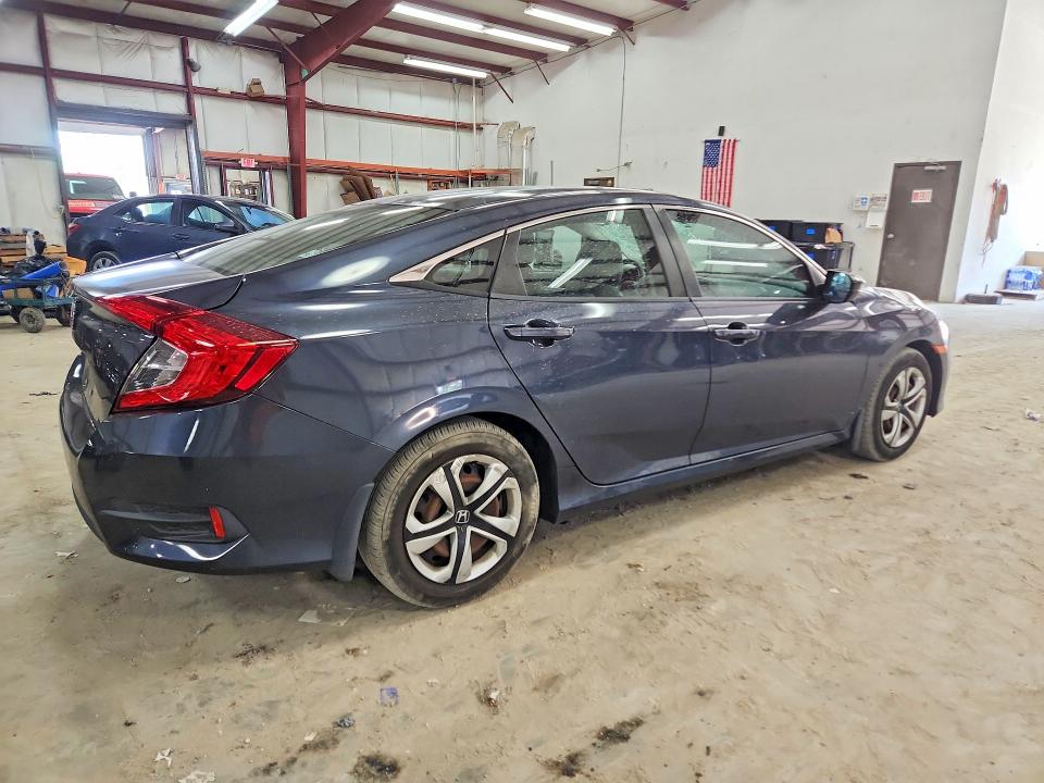 Photo 3 from auction – 2017 HONDA CIVIC with VIN 2HGFC2F57HH564009